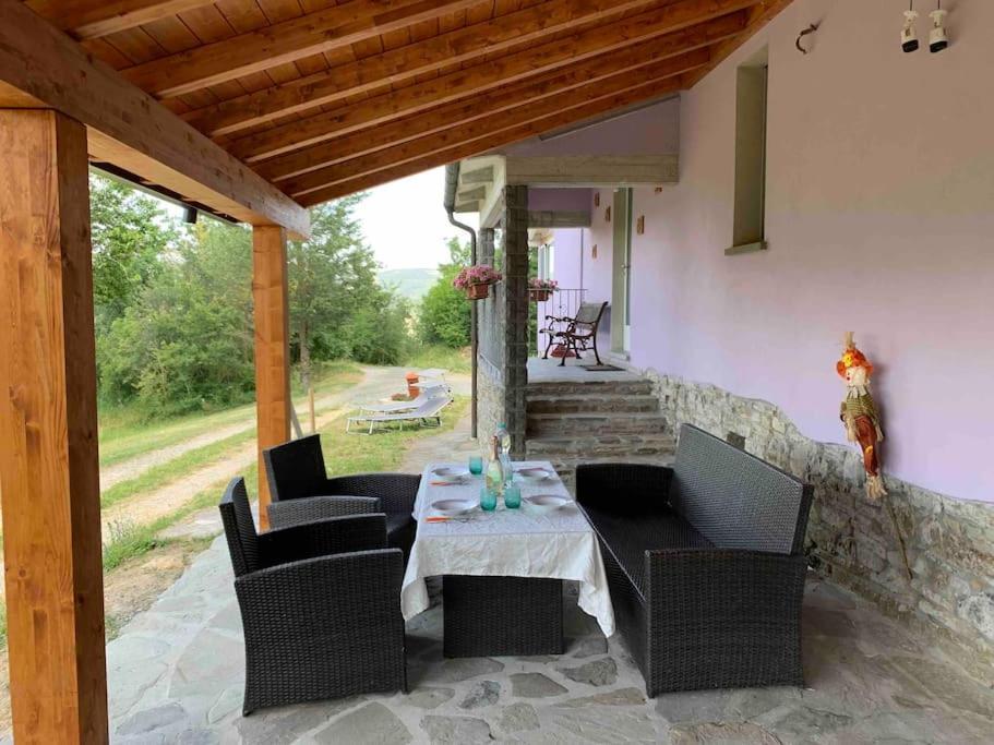 La Casa Sulla Collina Villa Varsi Exterior photo
